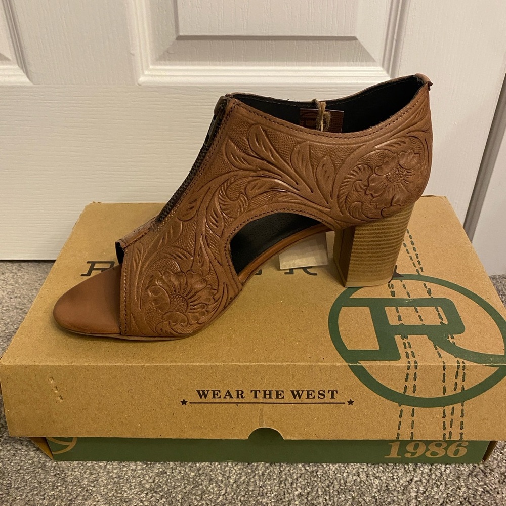 BRAND NEW Roper Tan Leather Embossed Peep-Toe Block Heel Bootie